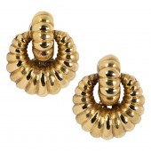 A PAIR OF 18K GOLD DOORKNOCKER