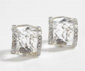 A PAIR OF 18K WHITE GOLD EAR C