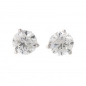 A PAIR OF 2.29 CTW DIAMOND STU