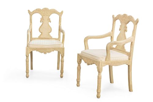 A PAIR OF ANGLO-INDIAN PAINTED