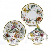 A PAIR OF CHAMBERLAIN WORCESTE