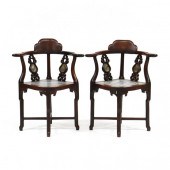 A PAIR OF CHINESE CARVED ROSEW