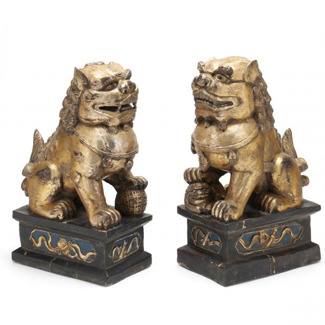 A PAIR OF CHINESE CARVED GILTWOOD