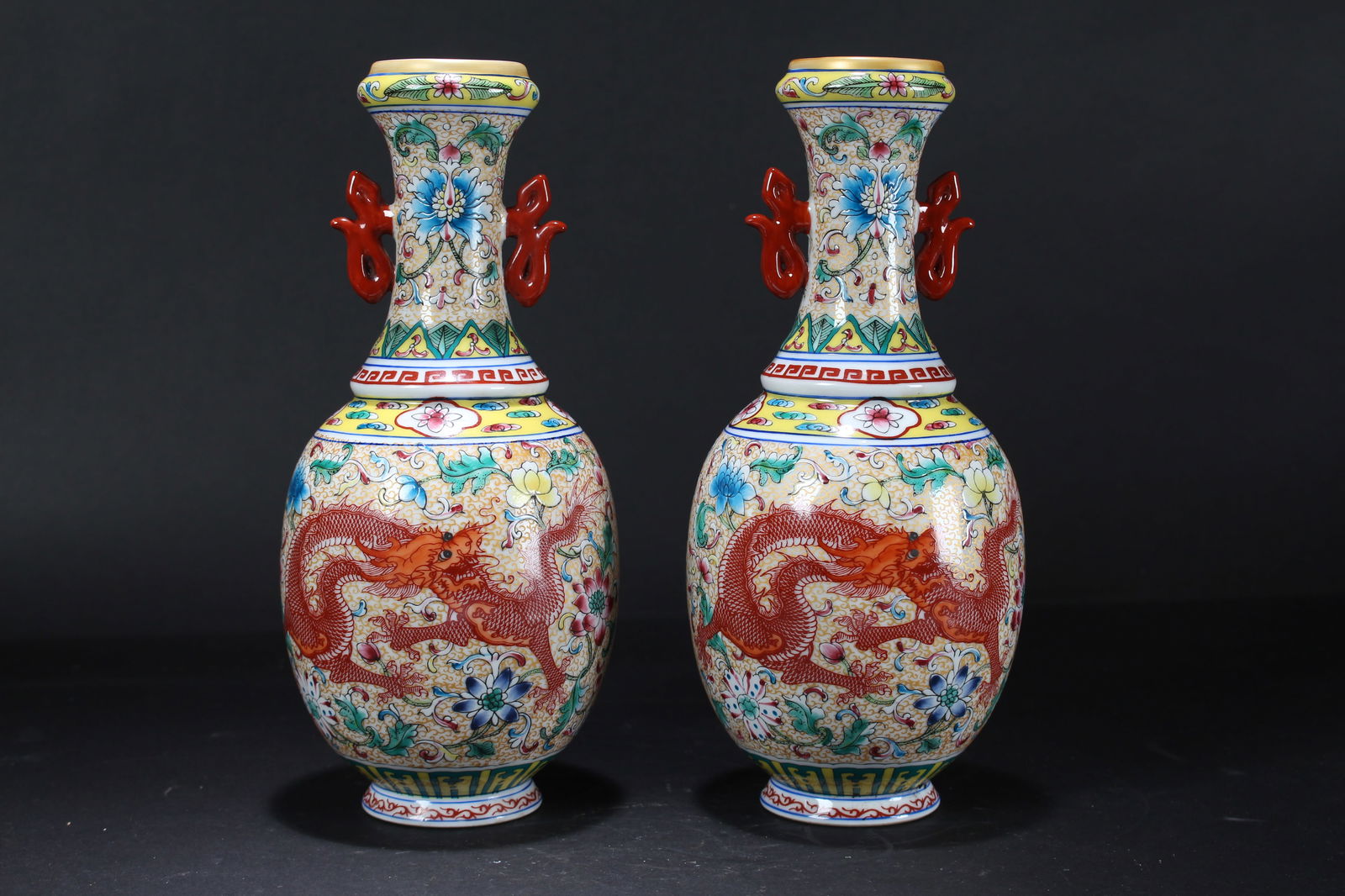 A PAIR OF CHINESE DRAGON-DECORATING