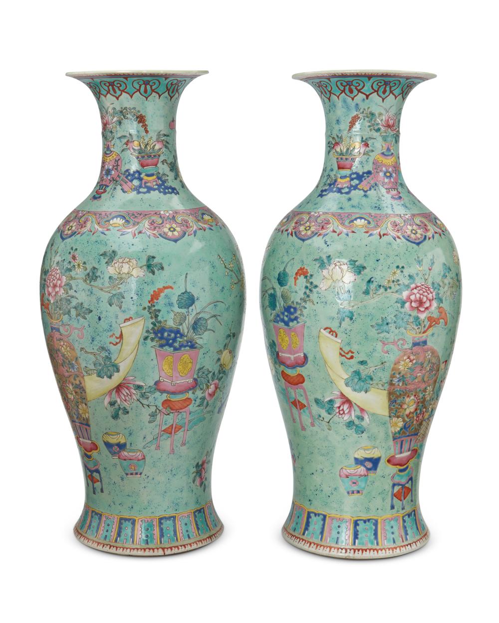 A PAIR OF CHINESE ENAMELED