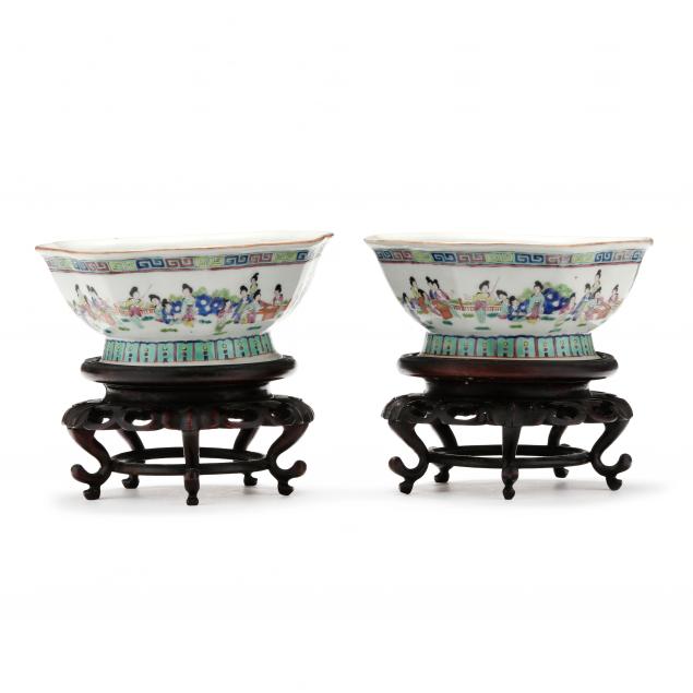 A PAIR OF CHINESE EXPORT