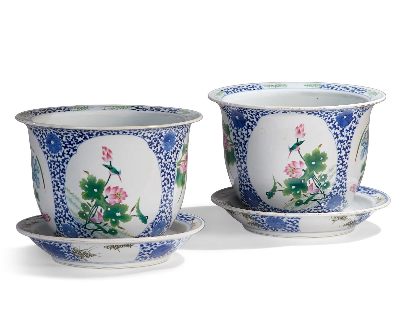 A PAIR OF CHINESE EXPORT CACHE POTS