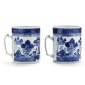A PAIR OF CHINESE EXPORT PORCE
