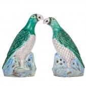 A PAIR OF CHINESE EXPORT PORCE