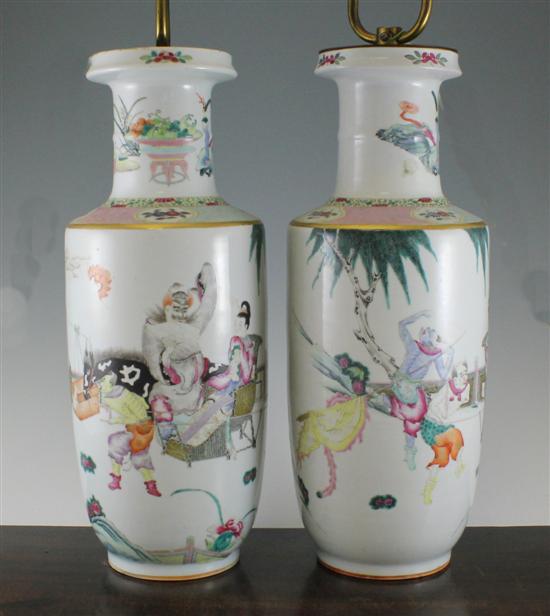 A pair of Chinese famille rose