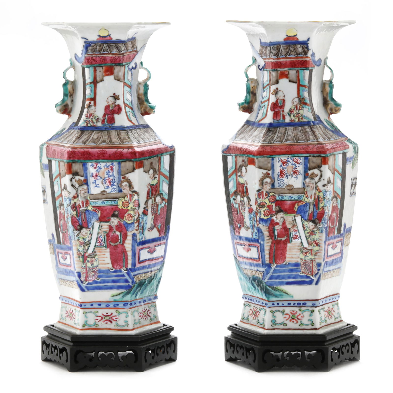 A PAIR OF CHINESE FAMILLE ROSE
