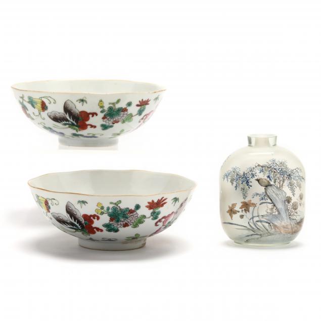 A PAIR OF CHINESE FAMILLE ROSE
