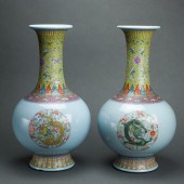A PAIR OF CHINESE FAMILLE ROSE