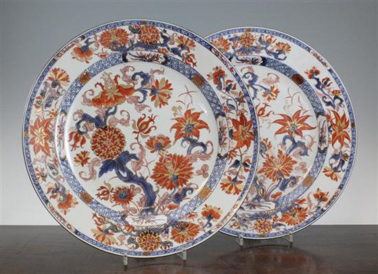 A pair of Chinese Imari dishes