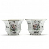 A PAIR OF CHINESE PORCELAIN JA