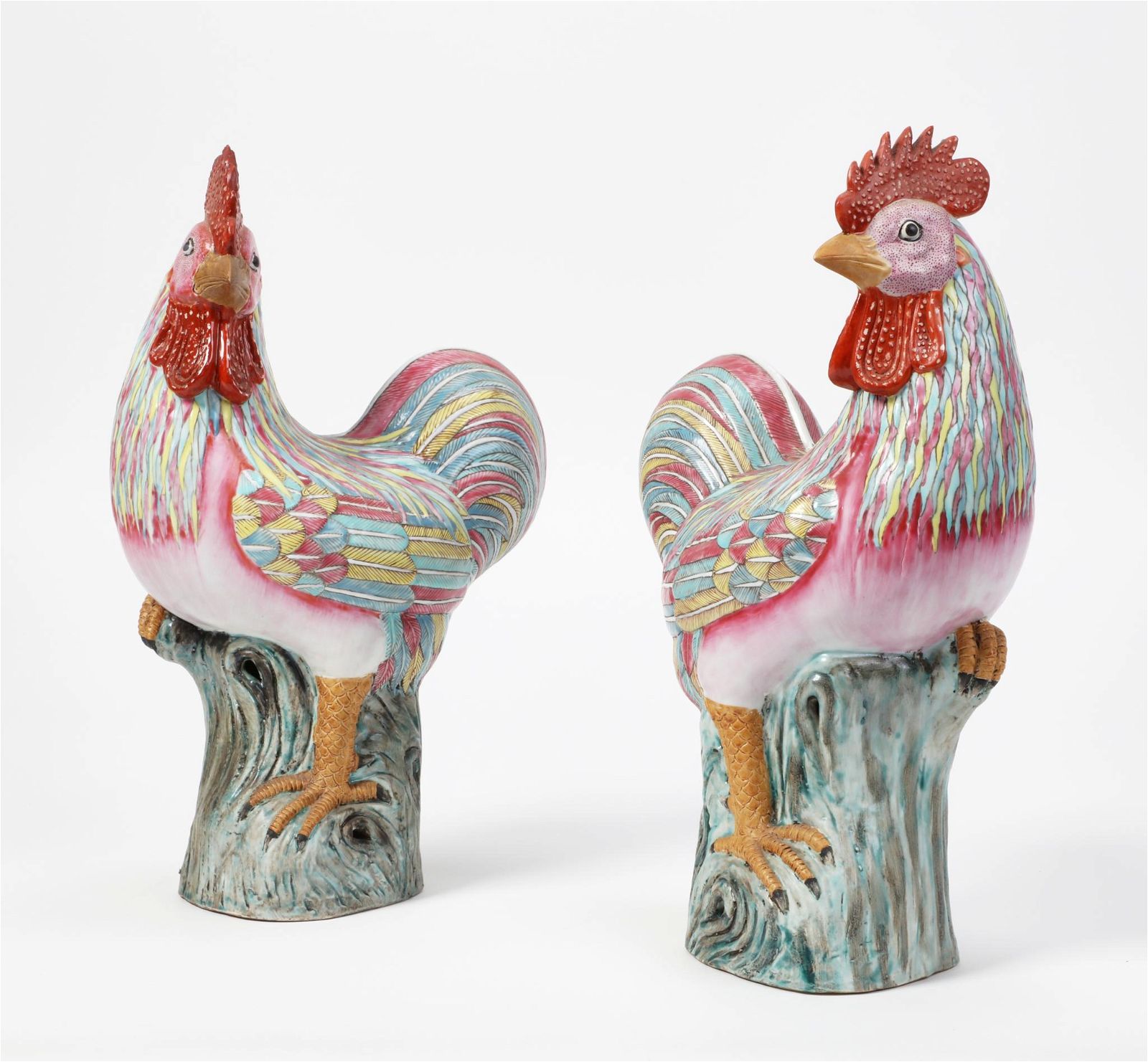 A PAIR OF CHINESE PORCELAIN