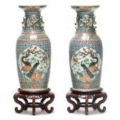 A PAIR OF CHINESE PORCELAIN FL