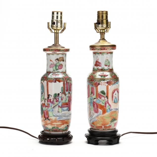 A PAIR OF CHINESE PORCELAIN ROSE