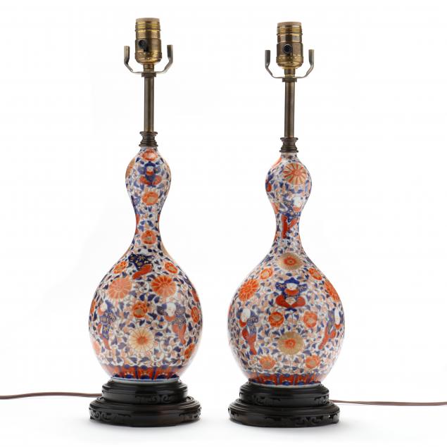 A PAIR OF CHINESE PORCELAIN IMARI