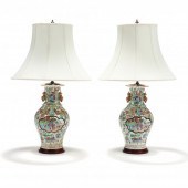 A PAIR OF CHINESE ROSE MEDALLI