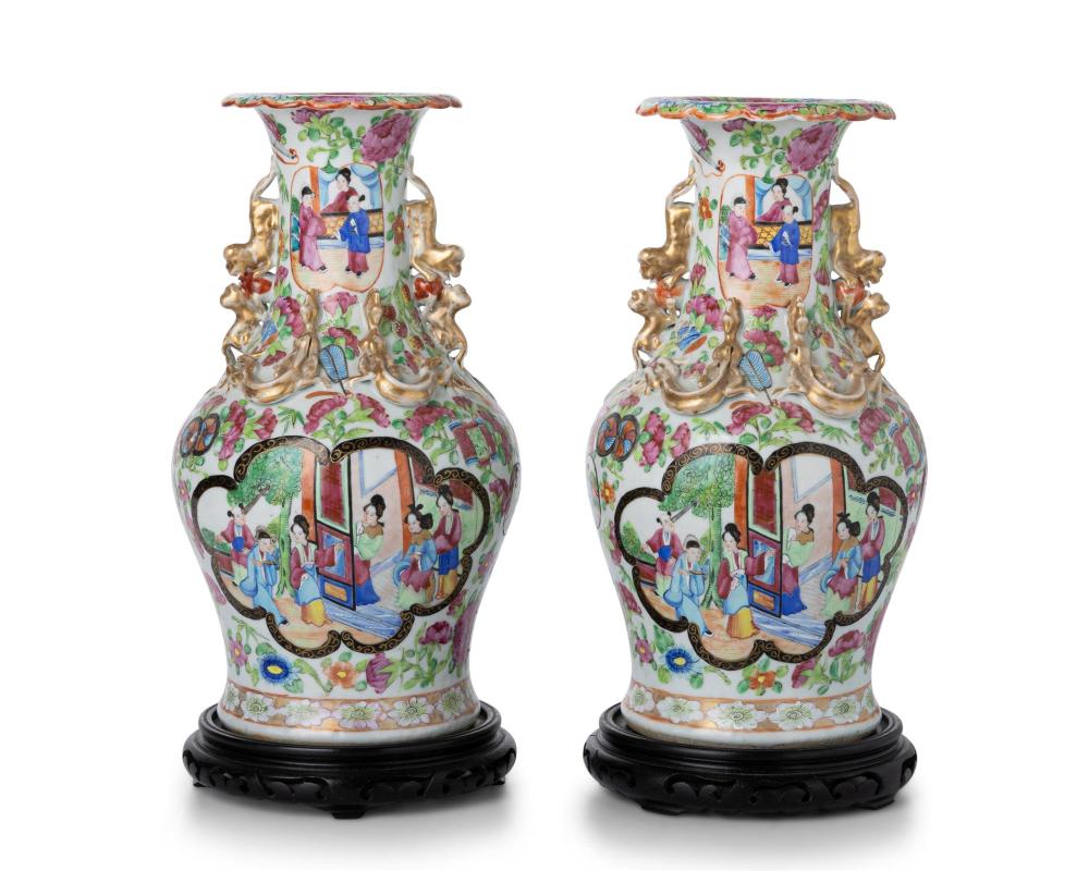 A PAIR OF CHINESE ROSE MANDARIN