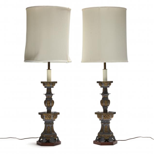 A PAIR OF CHINESE STYLE BRONZE