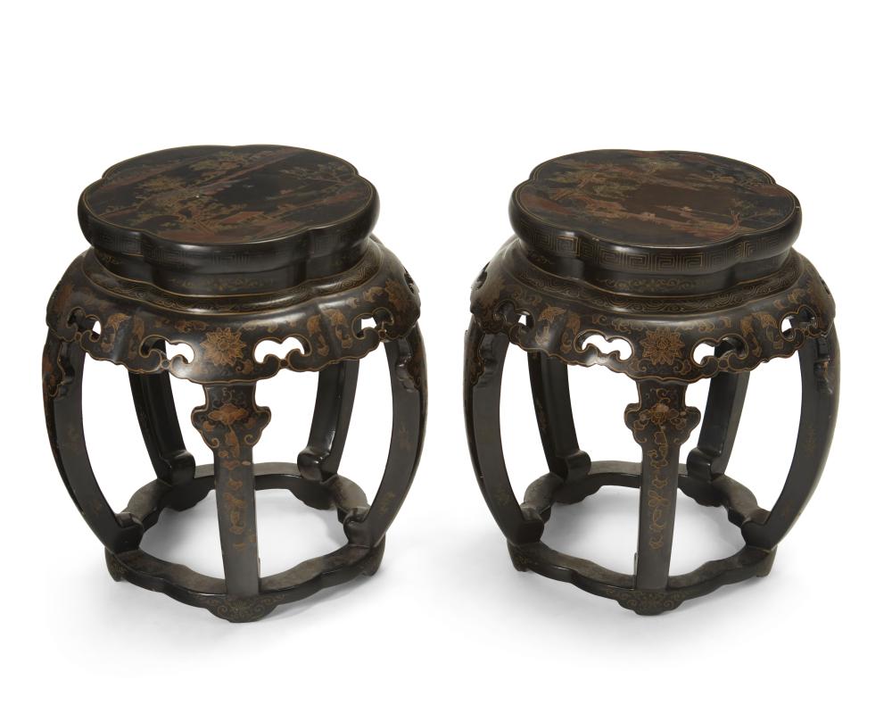 A PAIR OF CHINOISERIE STOOLSA