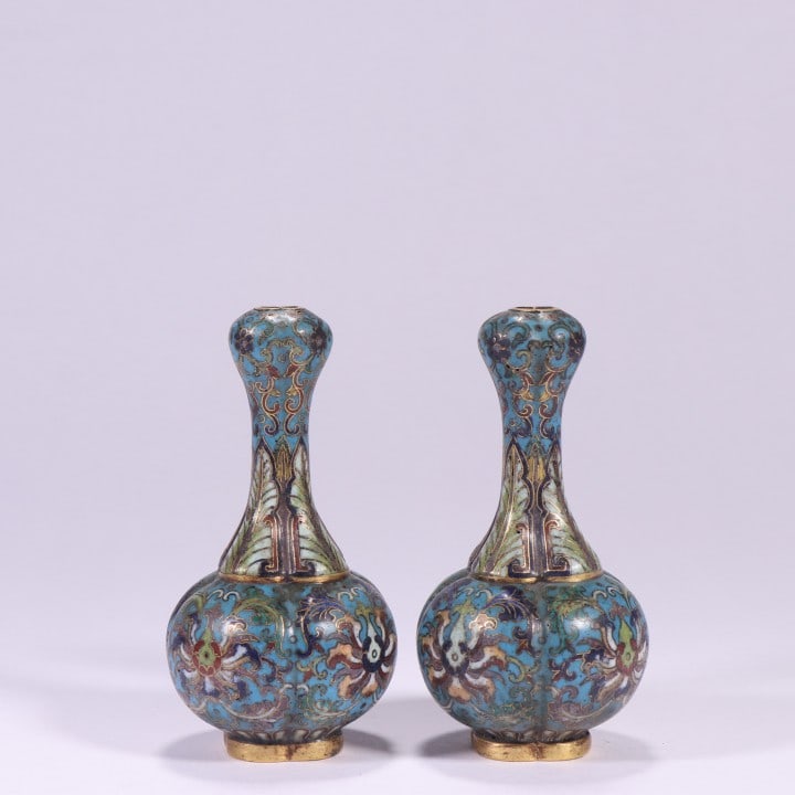 A PAIR OF CLOISONNÉ 'FLORAL'