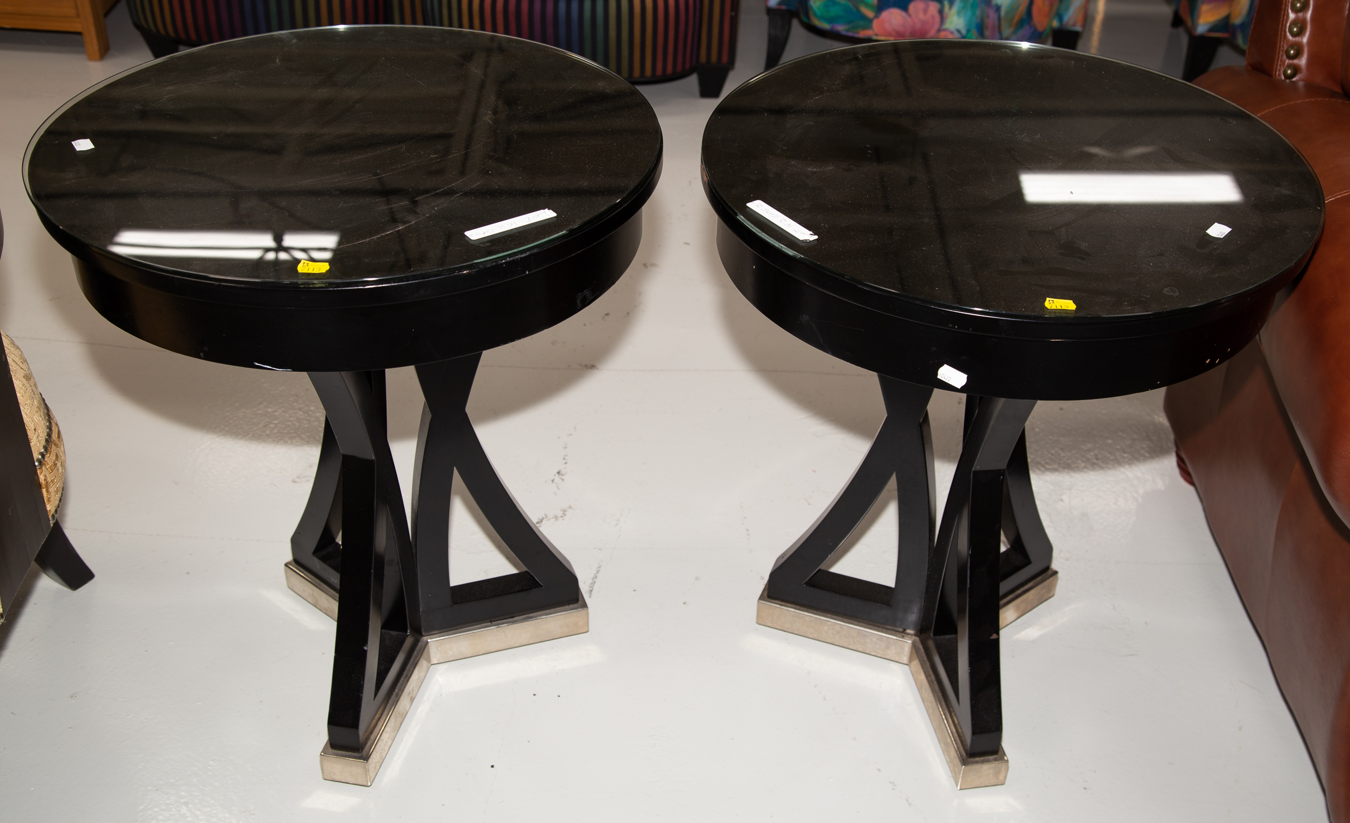 A PAIR OF CONTEMPORARY END TABLES