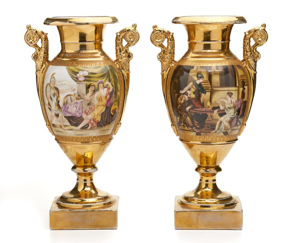 A PAIR OF CONTINENTAL PORCELAIN