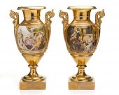 A PAIR OF CONTINENTAL PORCELAI