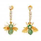 A PAIR OF DANGLE EMERALD BEE E