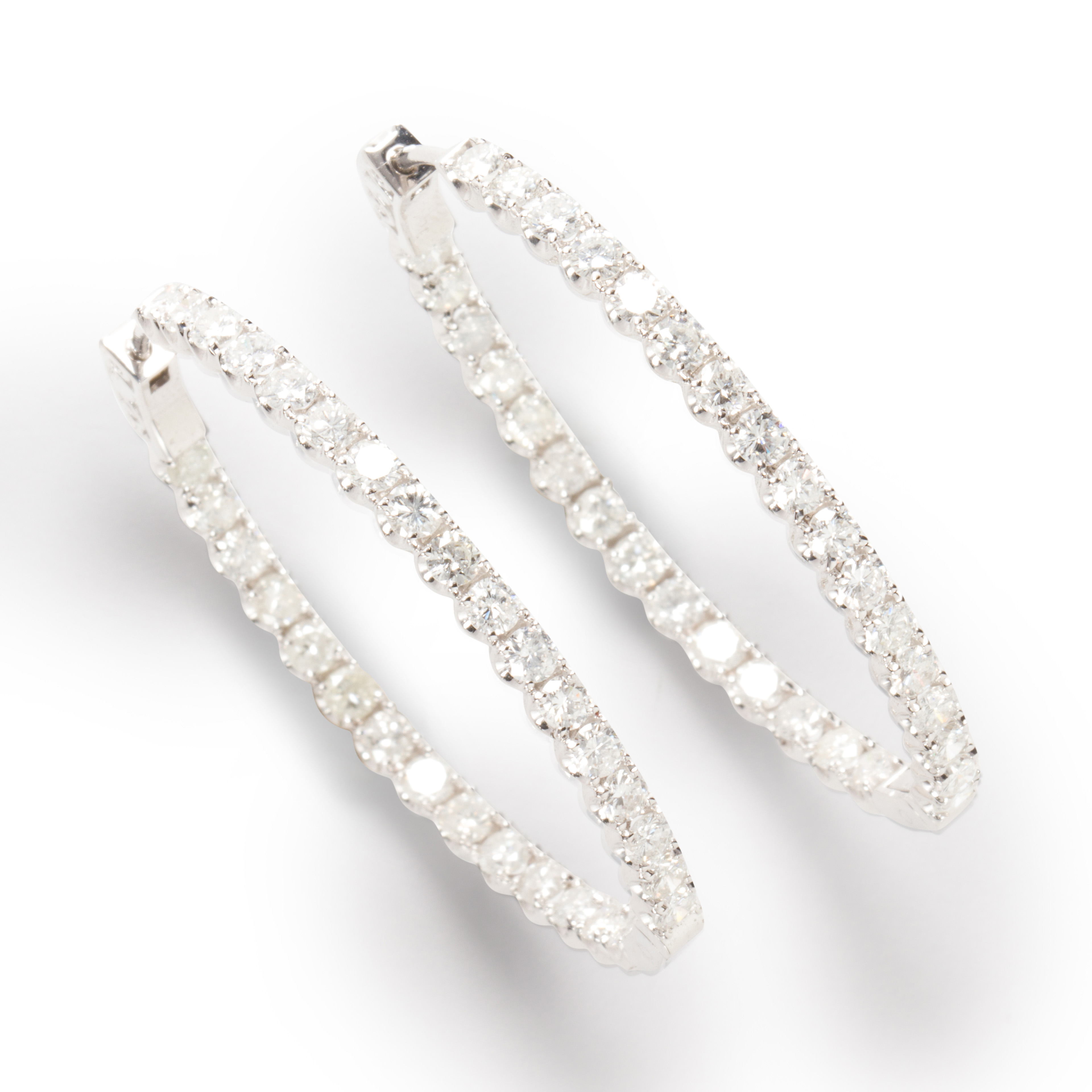 A PAIR OF DIAMOND AND EIGHTEEN