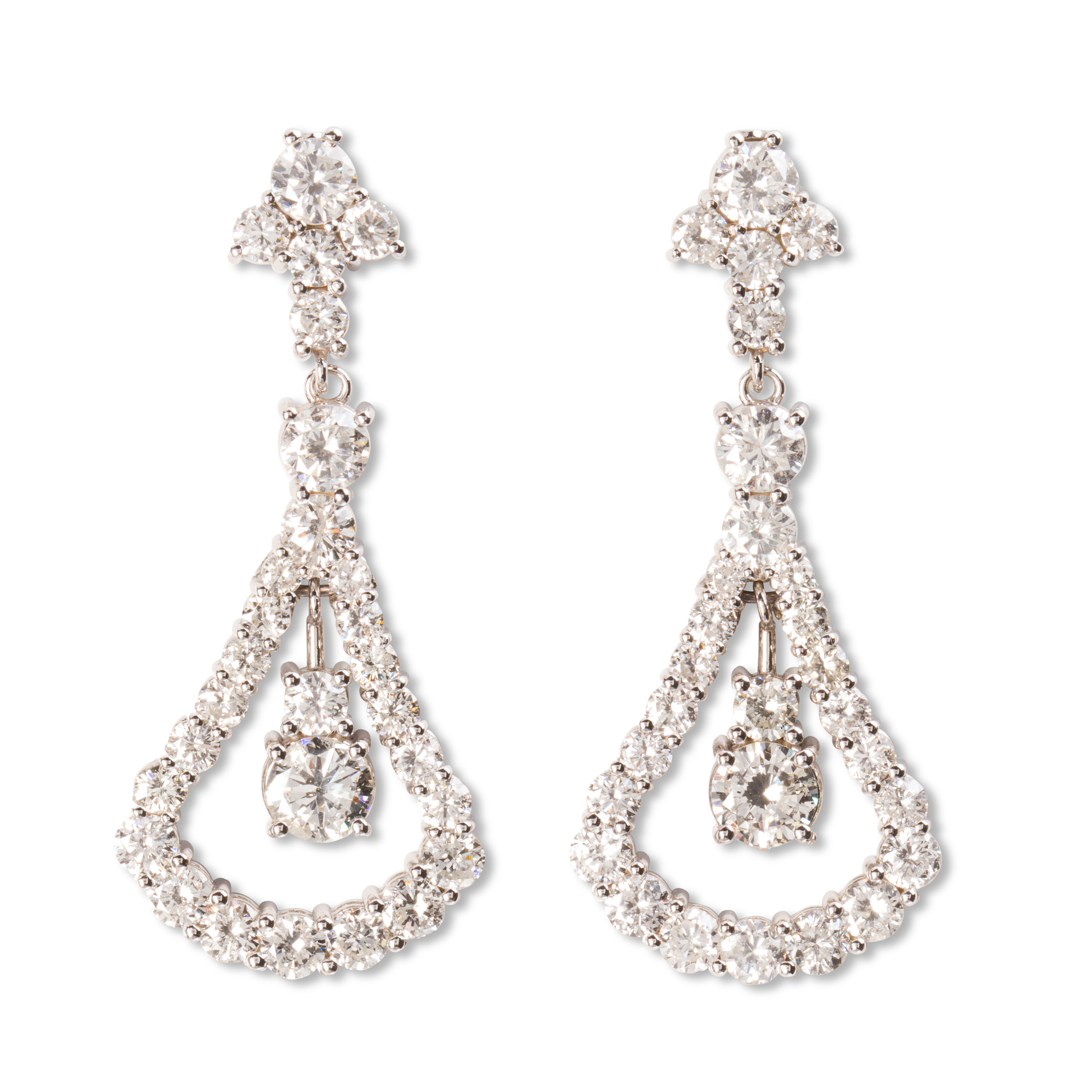 A PAIR OF DIAMOND AND EIGHTEEN