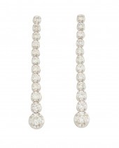 A PAIR OF DIAMOND DROP EARRING