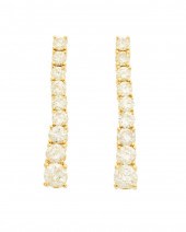 A PAIR OF DIAMOND DROP EARRING