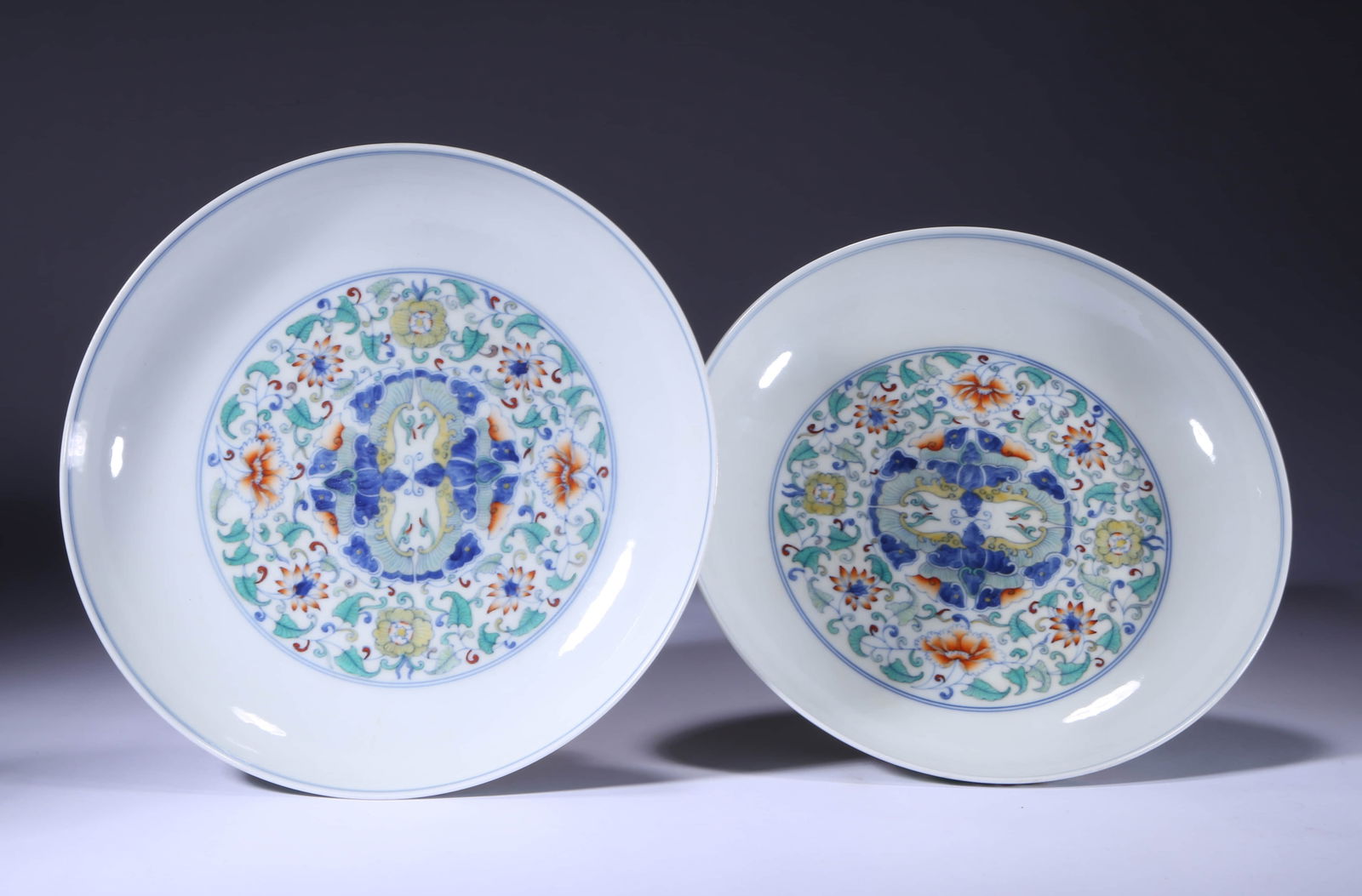 A PAIR OF DOUCAI 'FLORAL AND