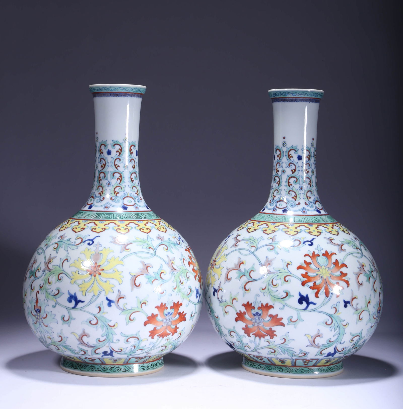 A PAIR OF DOUCAI 'FLORAL' VASESA