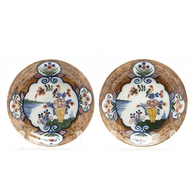 A PAIR OF DUTCH DELFT POLYCHROME