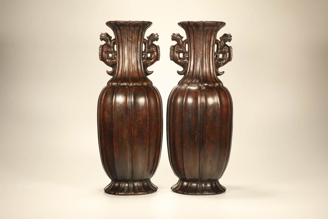 A PAIR OF EAGLEWOOD VASESA PAIR