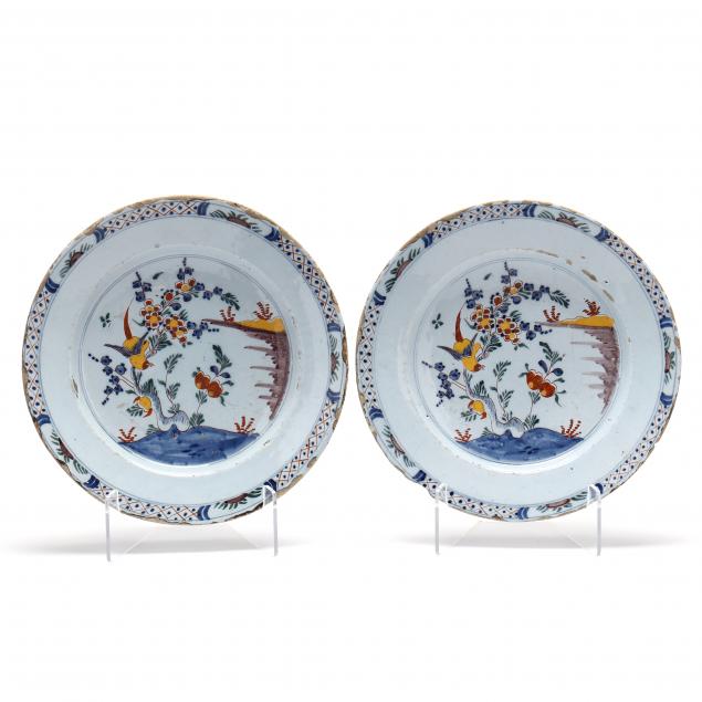 A PAIR OF ENGLISH DELFT