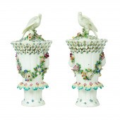 A PAIR OF ENGLISH PORCELAIN VA
