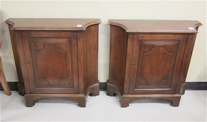 A PAIR OF FEDERAL STYLE MAHOGANY