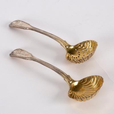 A pair of fiddle, thread and