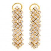 A PAIR OF FLEXIBLE DIAMOND DAN