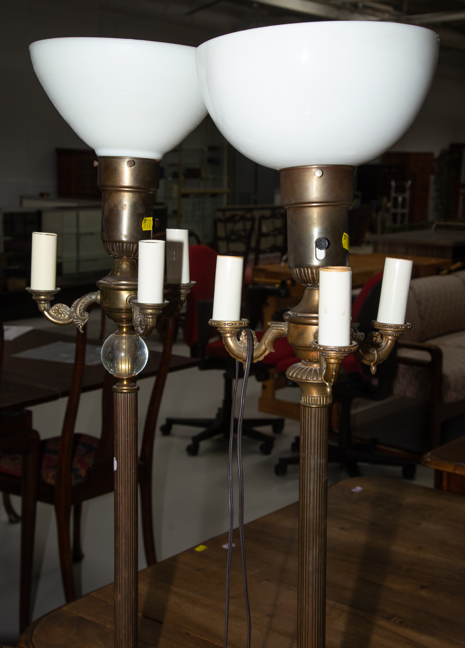 A PAIR OF FLOOR LAMPS & UMBRELLA