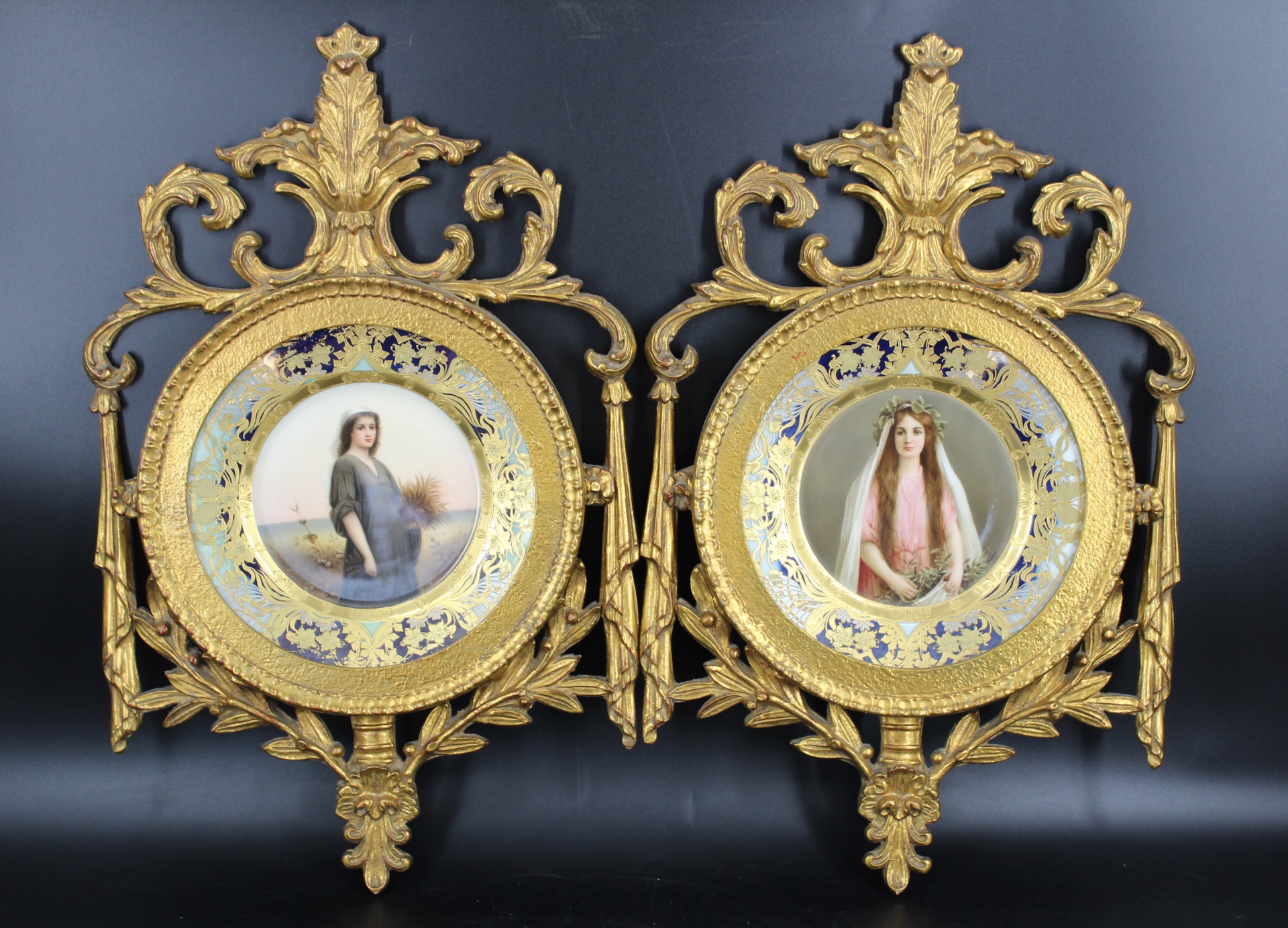 A PAIR OF FRAMED ROYAL VIENNA