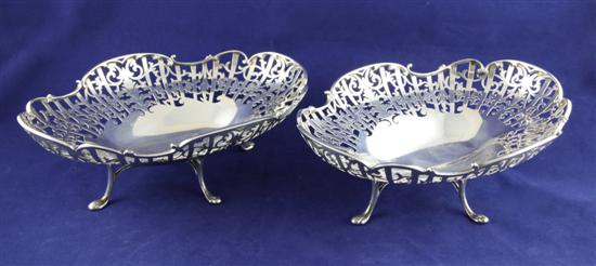 A pair of George V pierced silver