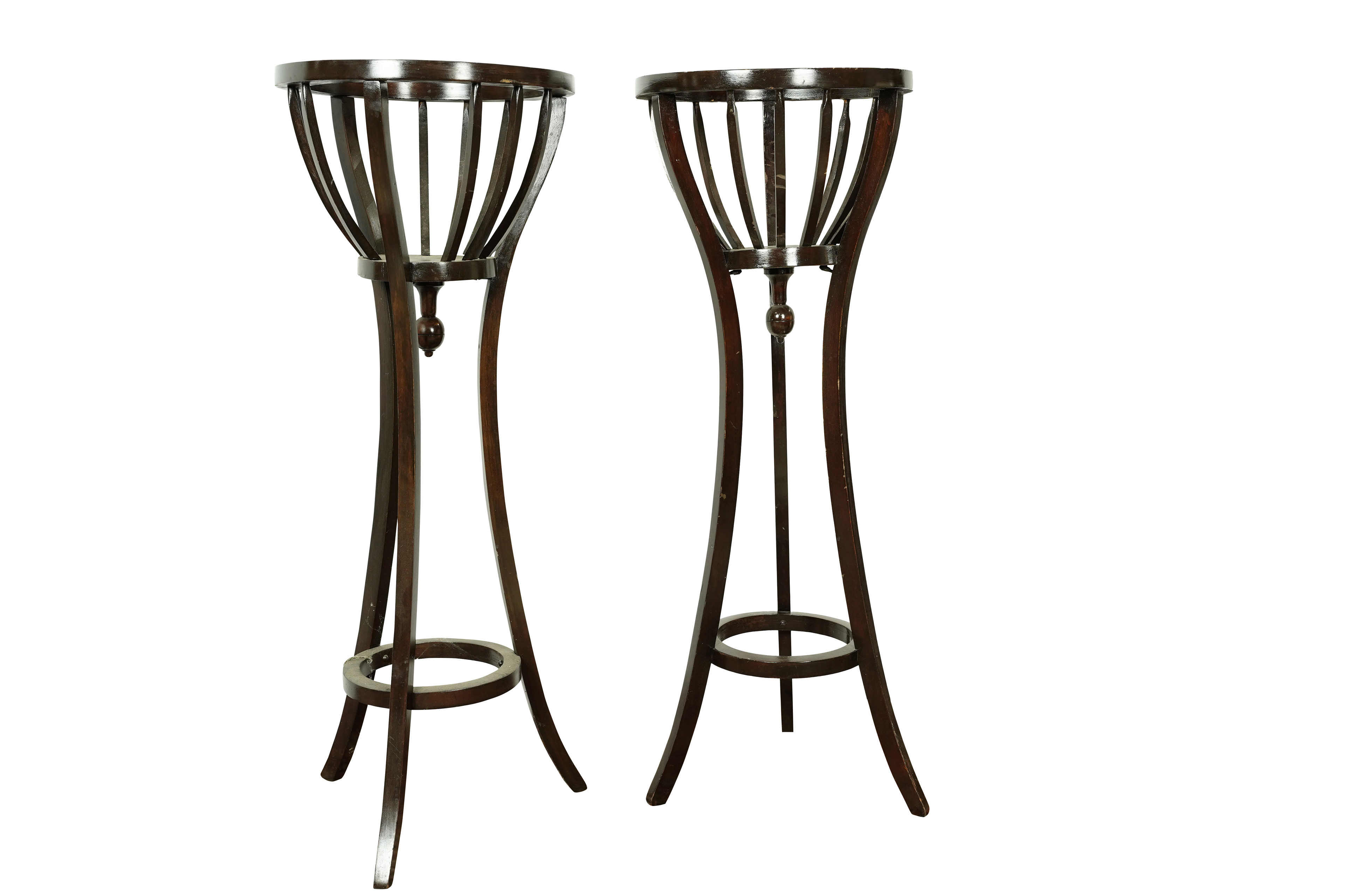 A PAIR OF GEORGIAN STYLE PLANTERS A