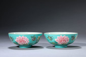 A PAIR OF GREEN GROUND FAMILLE